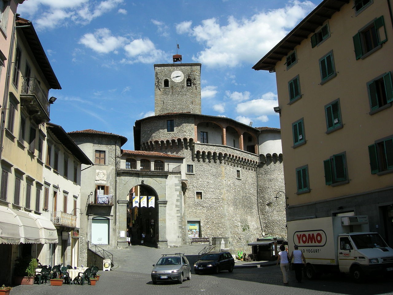 Castelnuovo di Garfagnana and its population between internment, Nazi and fascist massacres, bombings, Liberation