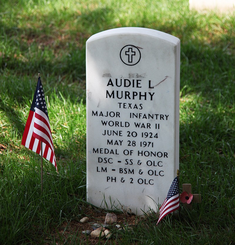  Audie Murphy